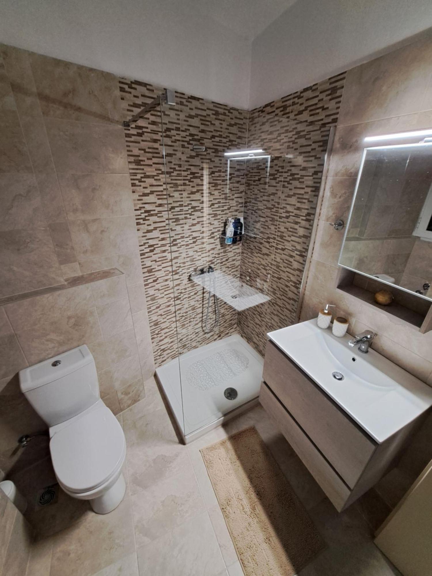 Two Bedroom Apartment In The Center Of Giannina Esterno foto